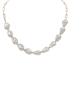 Elegant Baroque Pearl Necklace
